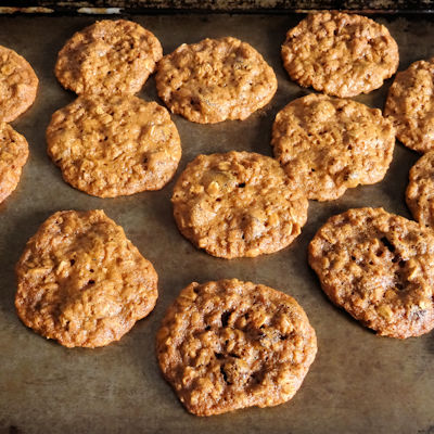 Old Fashioned Oatmeal Raisin Cookies IN